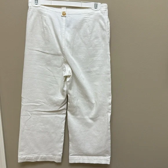 White wide leg capris - Picture 5 of 5